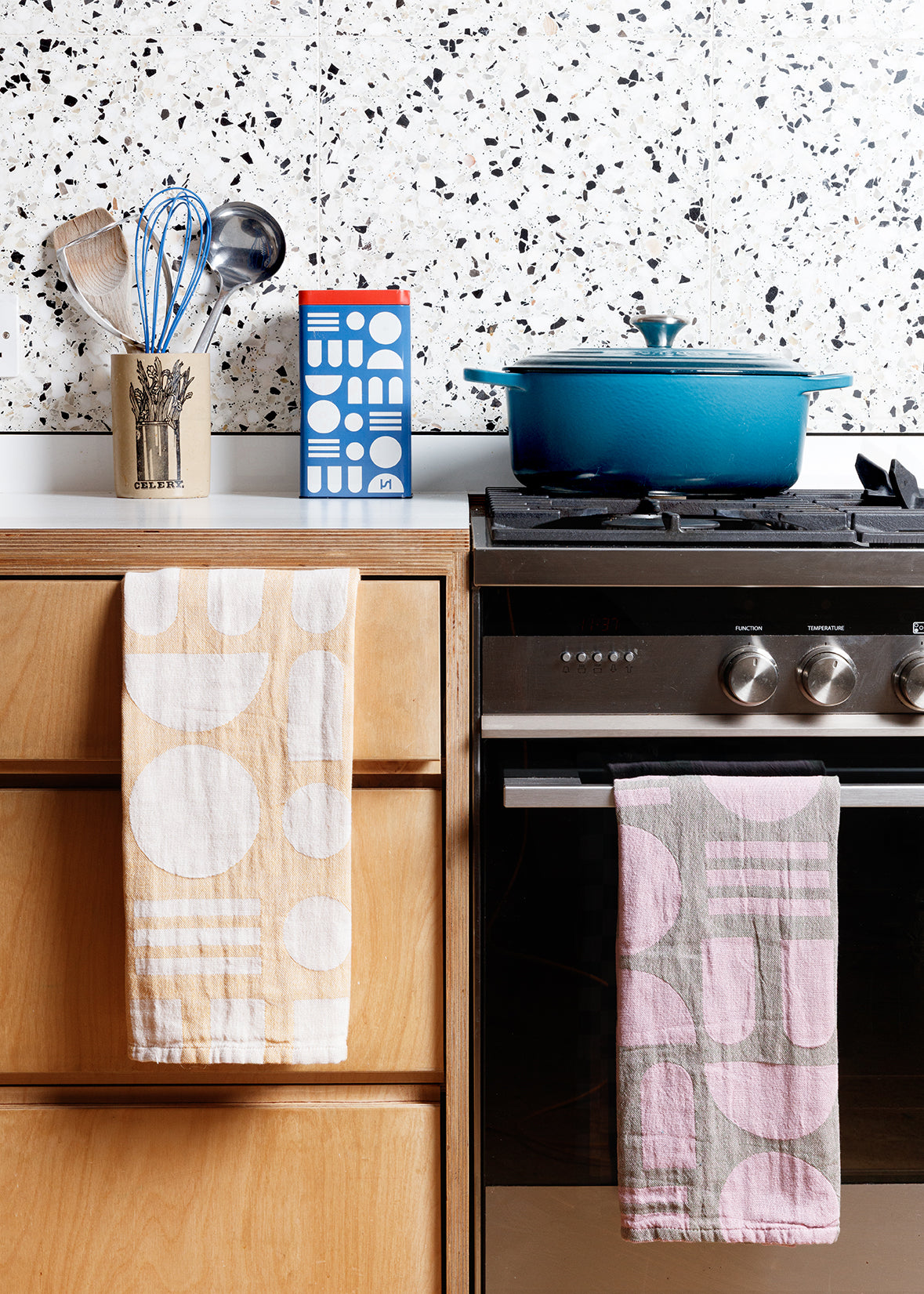 Stack the Dishes Airtight Storage Tin: Cobalt